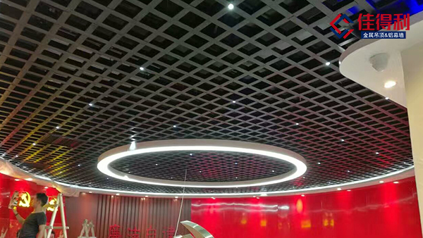 工程鋁格柵吊頂多少錢一平？