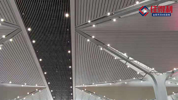 鋁條扣廠家來(lái)介紹C型鋁條扣怎么樣