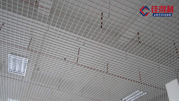 格柵鋁天花廠家主要根據什么因素來決定鋁格柵的報價呢？